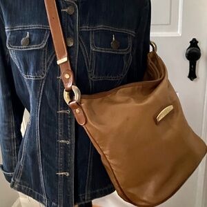 Capezio Tan Leather Shoulder Bag. Large Purse. Brass. Zipper Opening.